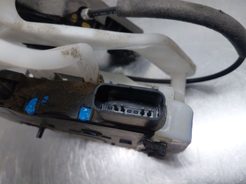 Recambio de cerradura puerta trasera derecha para hyundai ix35 (lm, el, elh) 1.7 crdi referencia OEM IAM 814202Y010  