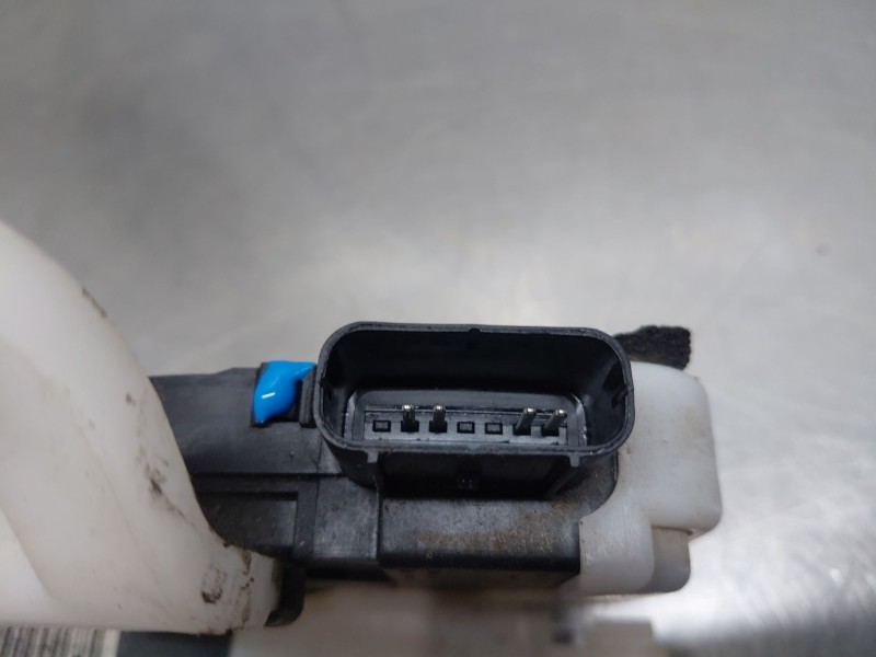 Recambio de cerradura puerta trasera izquierda para hyundai ix35 (lm, el, elh) 1.7 crdi referencia OEM IAM 814102Y010  