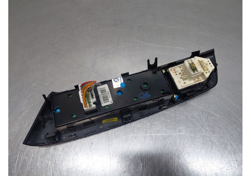 Recambio de mando elevalunas delantero izquierdo para hyundai ix35 (lm, el, elh) 1.7 crdi referencia OEM IAM 935702Y2109P  