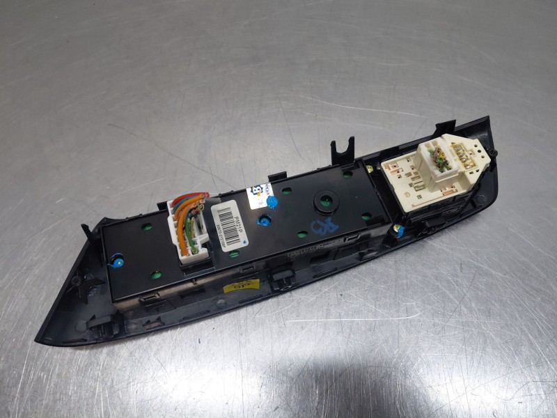 Recambio de mando elevalunas delantero izquierdo para hyundai ix35 (lm, el, elh) 1.7 crdi referencia OEM IAM 935702Y2109P  