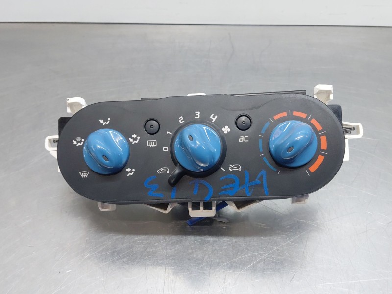 Recambio de mando climatizador para renault twingo emotion referencia OEM IAM 7701067954  