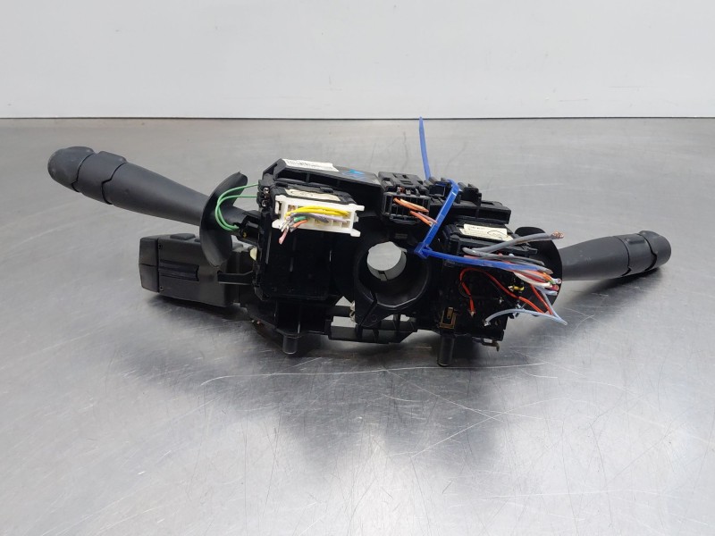 Recambio de mando multifuncion para renault twingo emotion referencia OEM IAM 7701063406 8201193544 