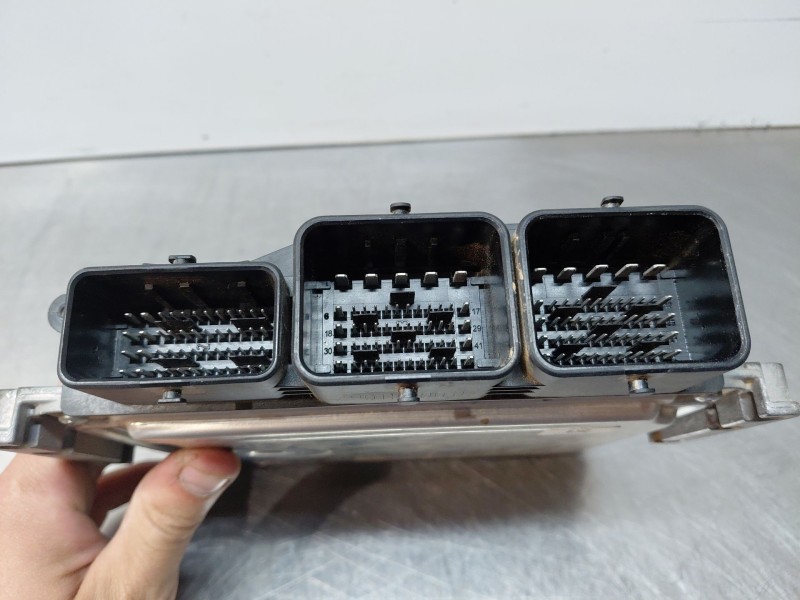 Recambio de centralita motor uce para citroën c3 picasso attract referencia OEM IAM 9807885980  