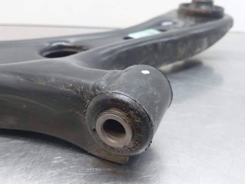 Recambio de brazo suspension inferior delantero derecho para kia stonic (ybcuv) drive referencia OEM IAM 54501H8500  