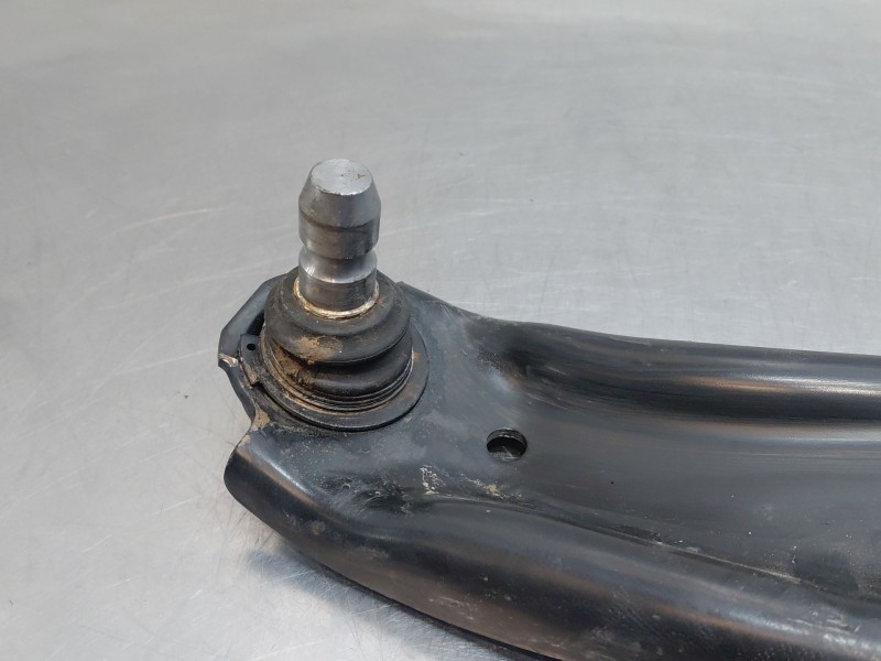 Recambio de brazo suspension inferior delantero derecho para kia stonic (ybcuv) drive referencia OEM IAM 54501H8500  
