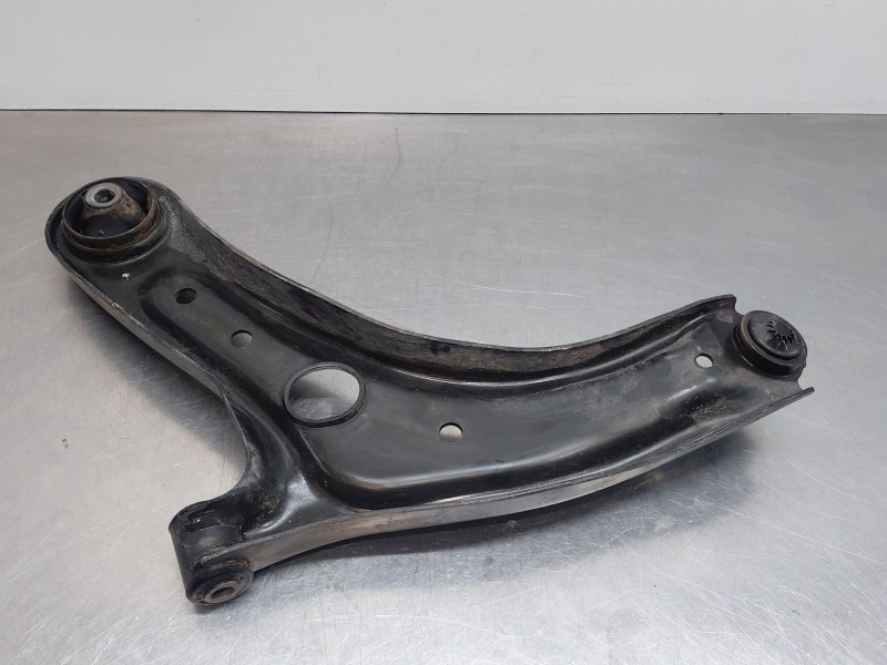Recambio de brazo suspension inferior delantero derecho para kia stonic (ybcuv) drive referencia OEM IAM 54501H8500  
