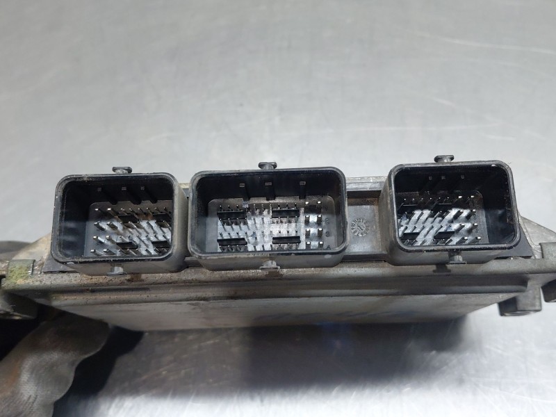 Recambio de centralita motor uce para renault twingo emotion referencia OEM IAM 8201076690  