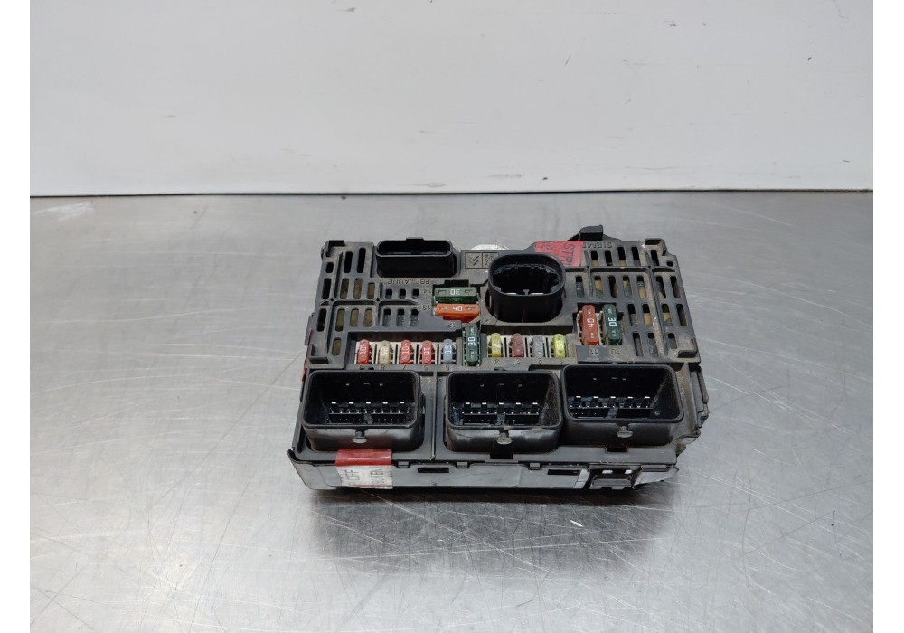 Recambio de caja reles / fusibles para fiat scudo autobús (270_, 272_) 2.0 d multijet referencia OEM IAM 9661682880  