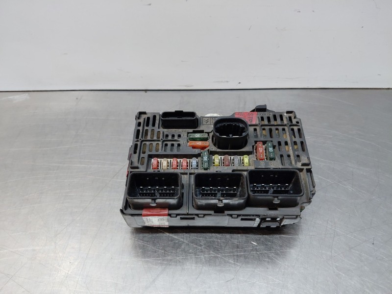 Recambio de caja reles / fusibles para fiat scudo autobús (270_, 272_) 2.0 d multijet referencia OEM IAM 9661682880  