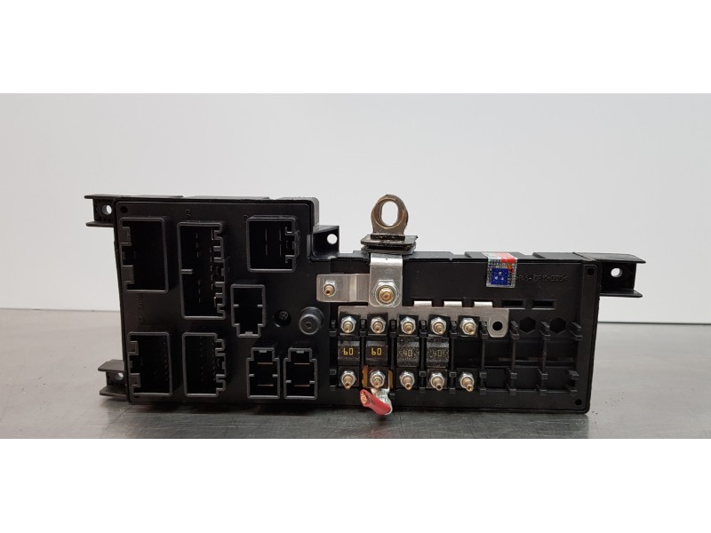 Recambio de caja reles / fusibles para volvo v70 familiar ocean race referencia OEM IAM 30728008  