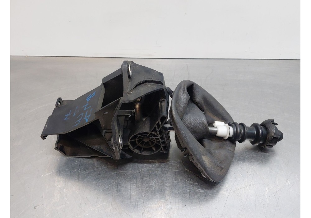 Recambio de palanca cambio para citroën jumpy ii caja/chasis 2.0 hdi 125 referencia OEM IAM 2400EG  