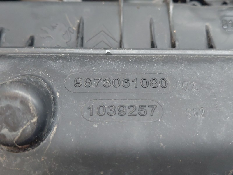 Recambio de filtro aire para citroën c3 picasso attract referencia OEM IAM 9673061080  