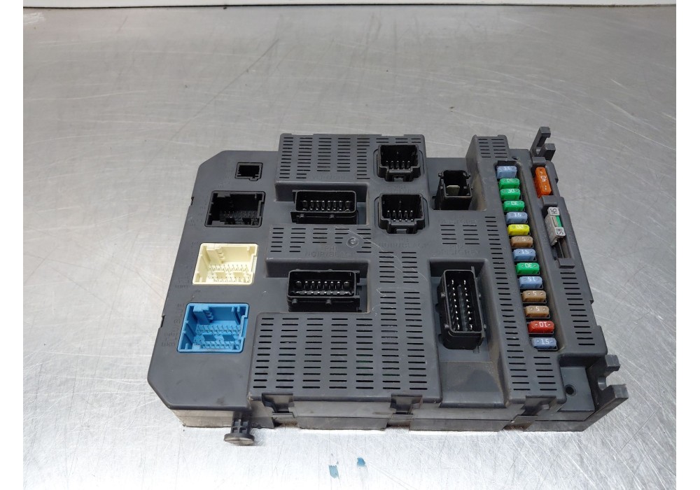 Recambio de caja reles / fusibles para fiat scudo autobús (270_, 272_) 2.0 d multijet referencia OEM IAM   