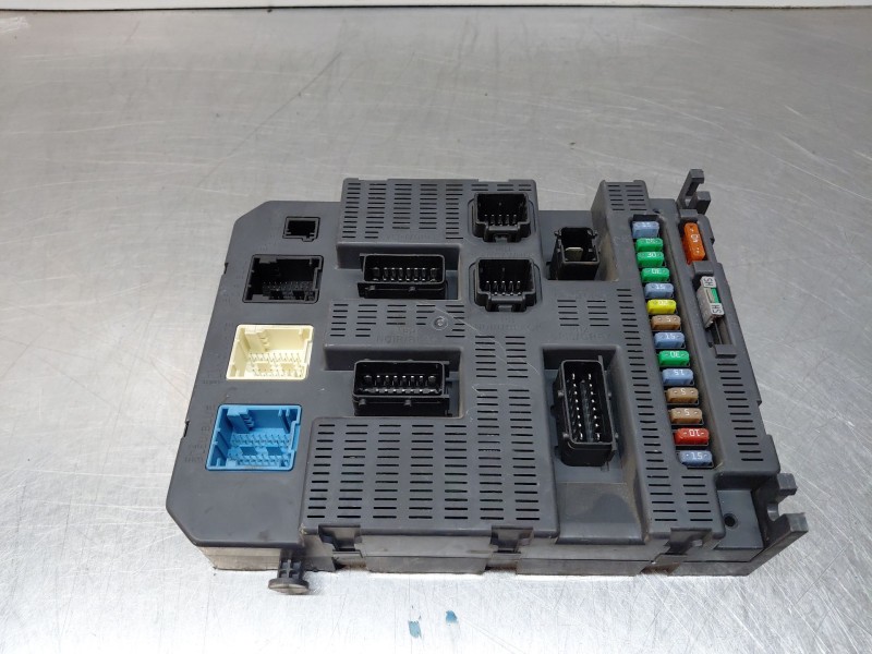 Recambio de caja reles / fusibles para fiat scudo autobús (270_, 272_) 2.0 d multijet referencia OEM IAM   