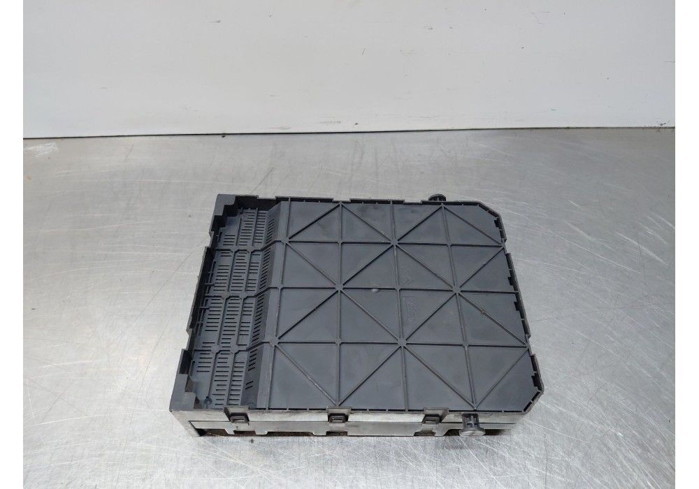 Recambio de caja reles / fusibles para fiat scudo autobús (270_, 272_) 2.0 d multijet referencia OEM IAM   
