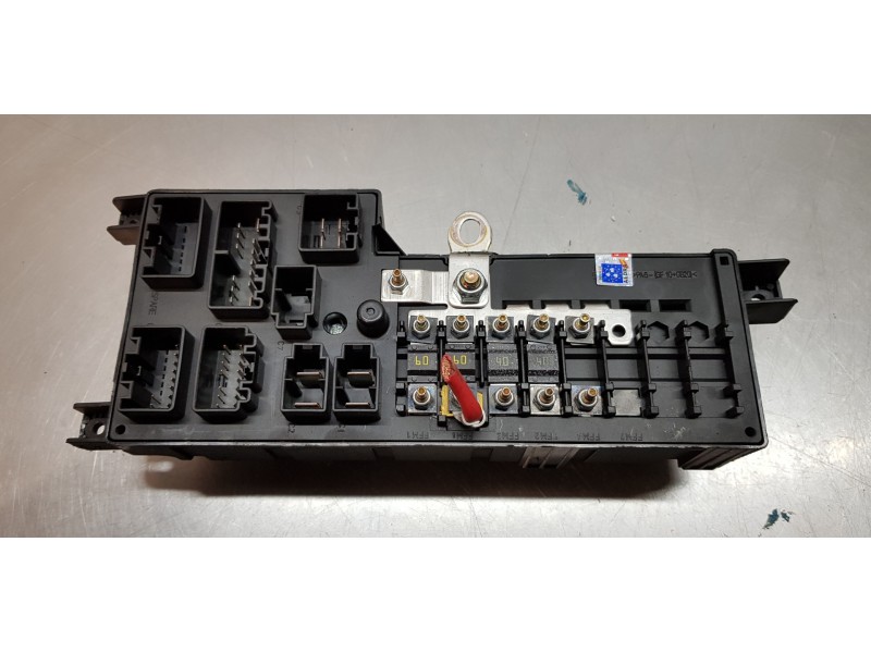 Recambio de caja reles / fusibles para volvo v70 familiar ocean race referencia OEM IAM 30728008  