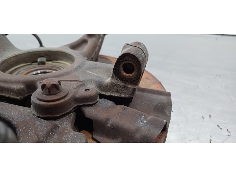 Recambio de mangueta delantera derecha para fiat doblo ii cargo (263) furgón base referencia OEM IAM 52043096  