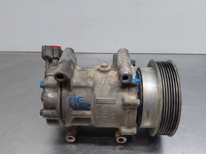 Recambio de compresor aire acondicionado para renault twingo emotion referencia OEM IAM 8200819568  