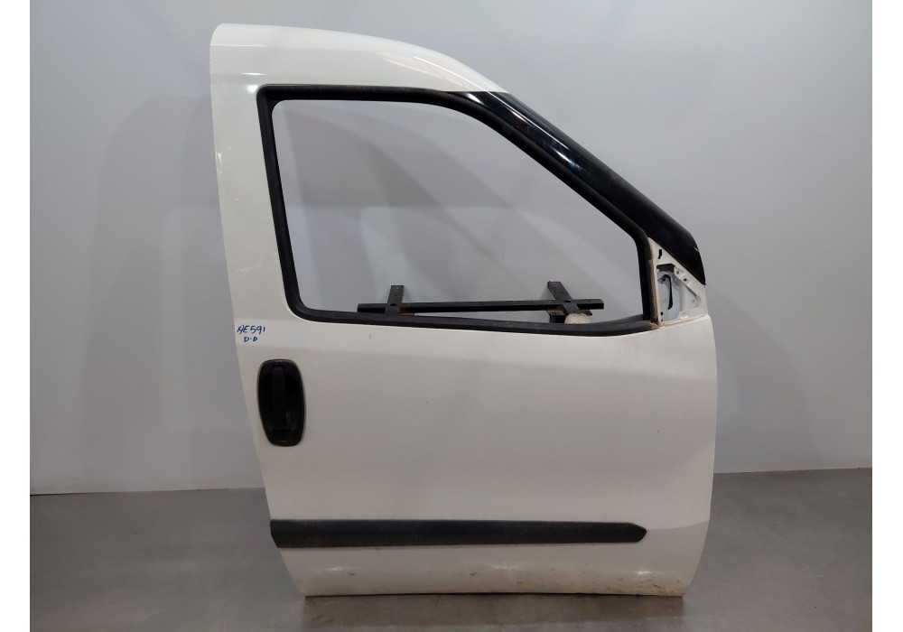 Recambio de puerta delantera derecha para fiat doblo cargo (263_) 1.3 d multijet (263wxu1a) referencia OEM IAM   