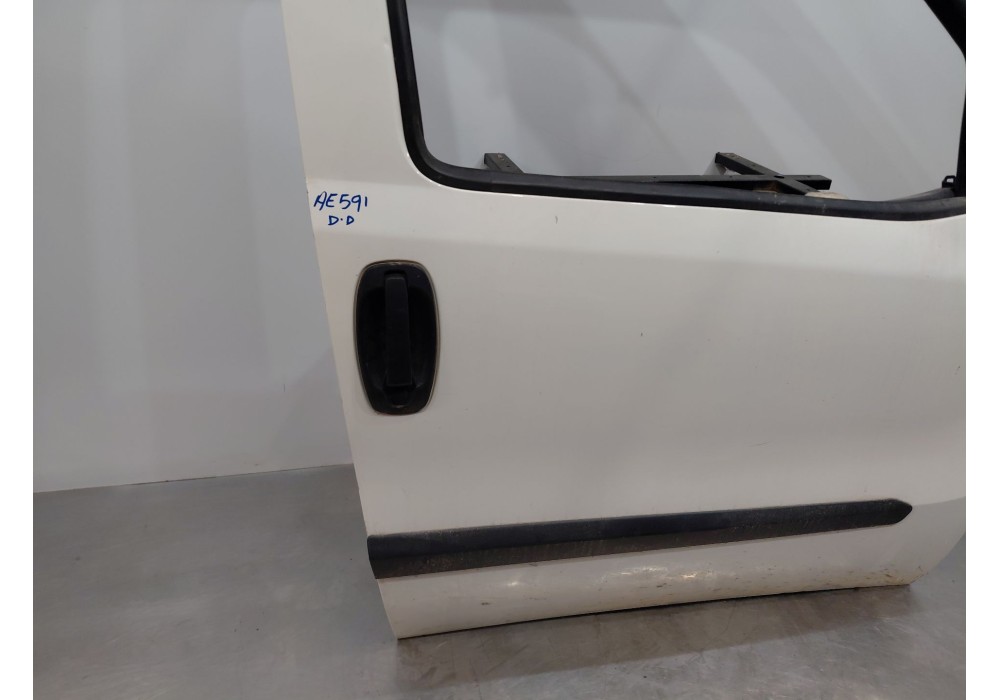 Recambio de puerta delantera derecha para fiat doblo cargo (263_) 1.3 d multijet (263wxu1a) referencia OEM IAM   