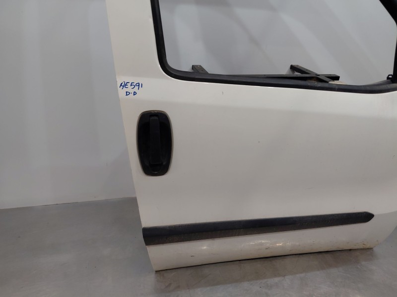Recambio de puerta delantera derecha para fiat doblo cargo (263_) 1.3 d multijet (263wxu1a) referencia OEM IAM   