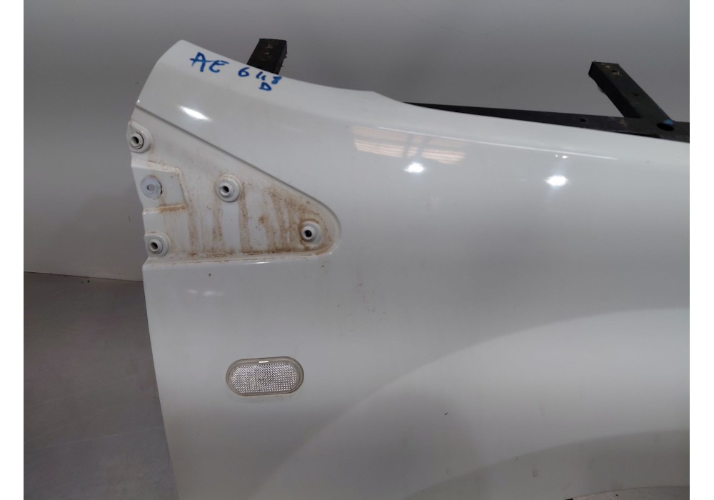 Recambio de aleta delantera derecha para renault twingo ii (cn0_) 1.2 16v (cn04, cn0a, cn0b) referencia OEM IAM   