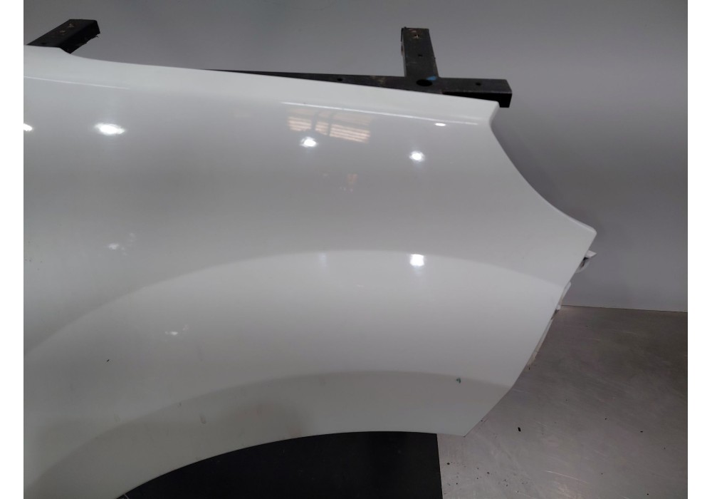 Recambio de aleta delantera derecha para renault twingo ii (cn0_) 1.2 16v (cn04, cn0a, cn0b) referencia OEM IAM   