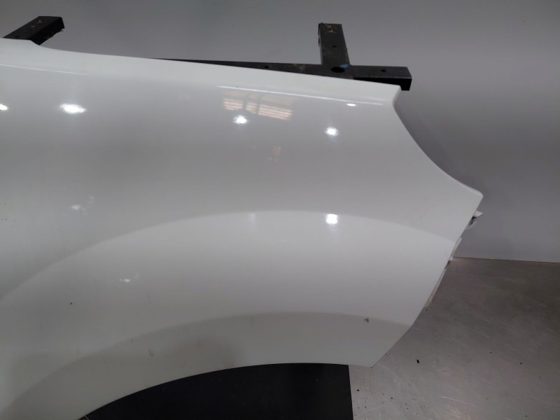 Recambio de aleta delantera derecha para renault twingo ii (cn0_) 1.2 16v (cn04, cn0a, cn0b) referencia OEM IAM   