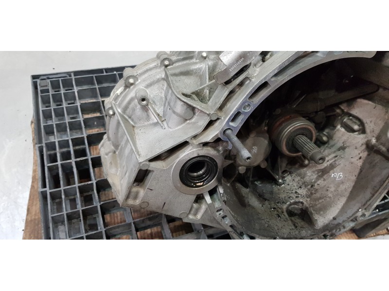 Recambio de caja cambios para nissan qashqai (j11) acenta referencia OEM IAM TL4137 320103418R 320104EA0C