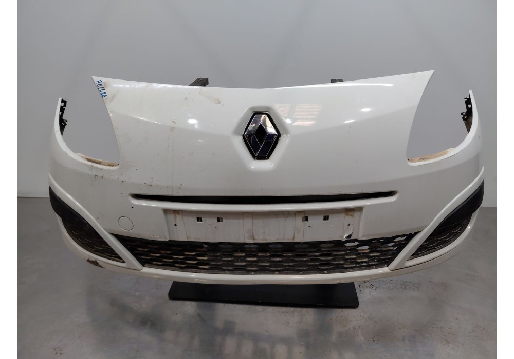 Recambio de paragolpes delantero para renault twingo ii (cn0_) 1.2 16v (cn04, cn0a, cn0b) referencia OEM IAM   