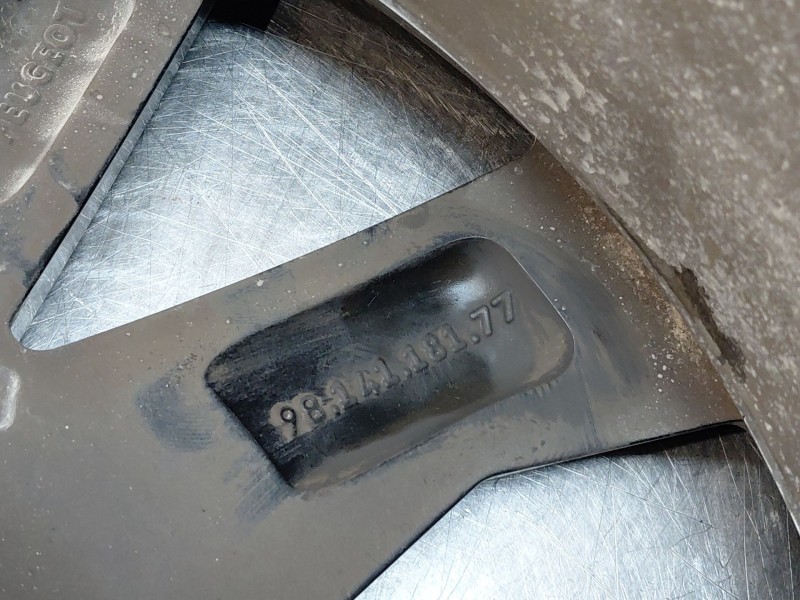 Recambio de llanta para peugeot 508 active referencia OEM IAM 98141181XA  