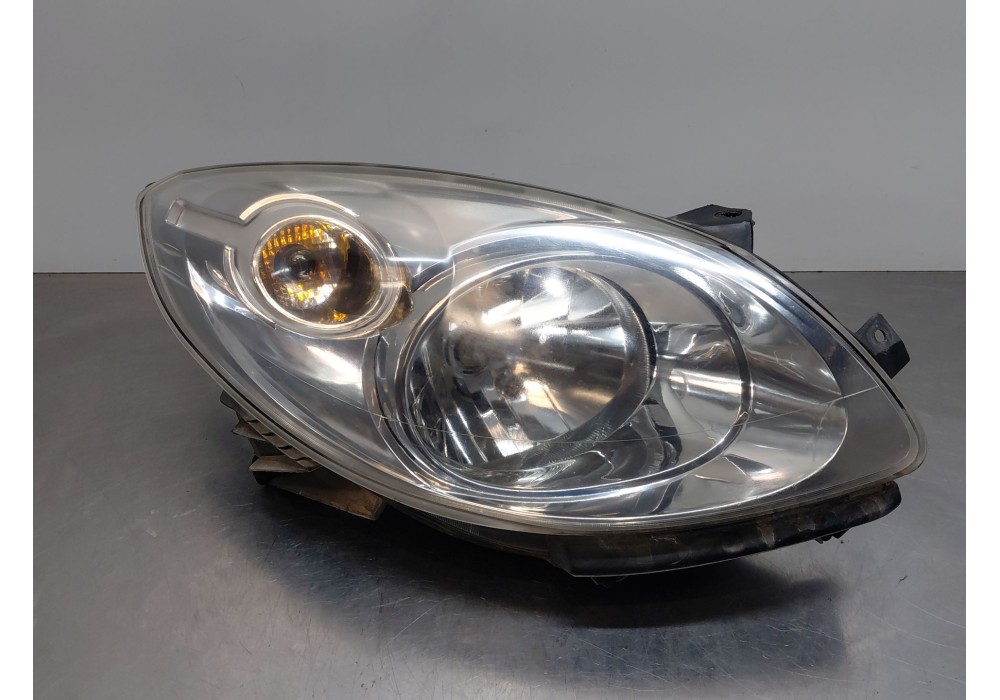 Recambio de faro derecho para renault twingo ii (cn0_) 1.2 16v (cn04, cn0a, cn0b) referencia OEM IAM   