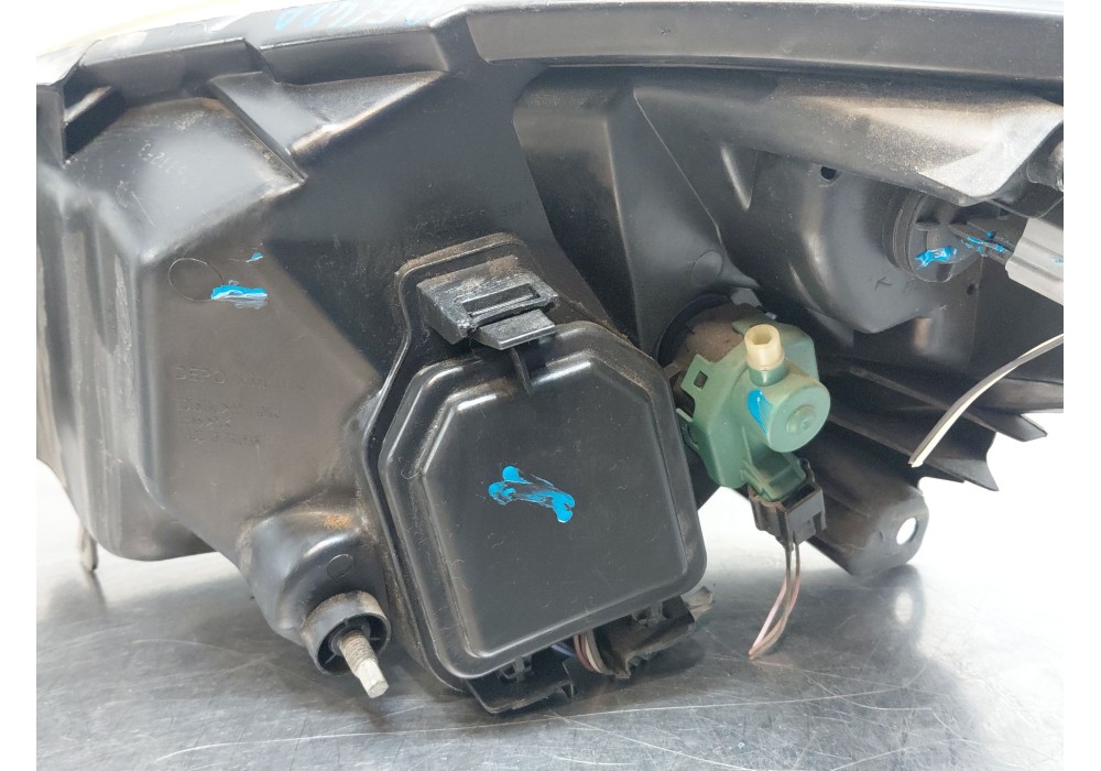 Recambio de faro derecho para renault twingo ii (cn0_) 1.2 16v (cn04, cn0a, cn0b) referencia OEM IAM   