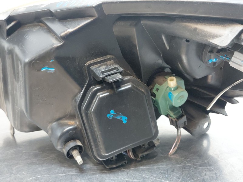 Recambio de faro derecho para renault twingo ii (cn0_) 1.2 16v (cn04, cn0a, cn0b) referencia OEM IAM   