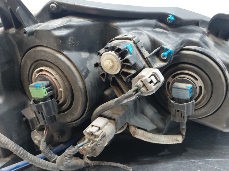 Recambio de faro izquierdo para lexus ct (zwa10_) 200h (zwa10_) referencia OEM IAM 8117076030  