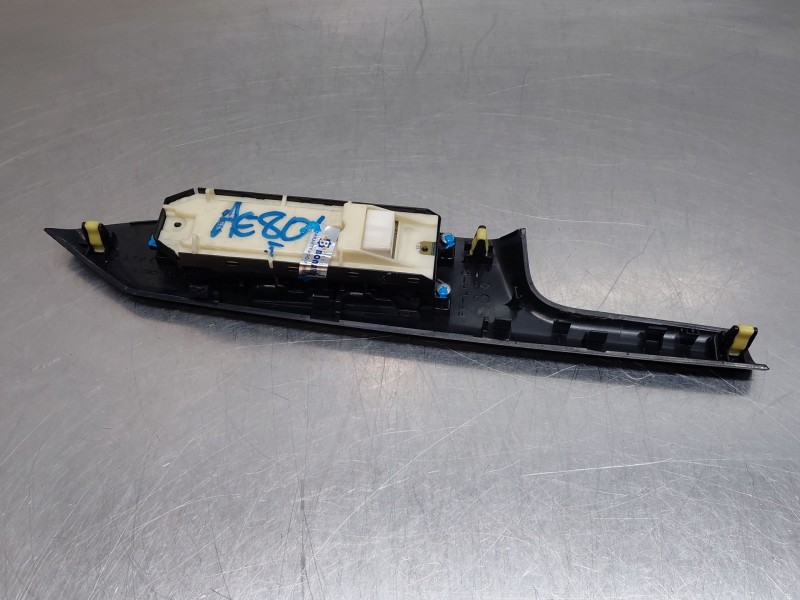 Recambio de mando elevalunas delantero izquierdo para lexus ct (zwa10_) 200h (zwa10_) referencia OEM IAM 8404033100  
