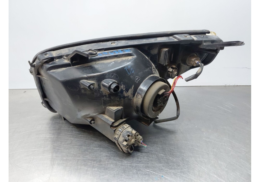 Recambio de faro derecho para toyota rav 4 ii (_a2_) 2.0 4wd (aca21, aca20) referencia OEM IAM 8110542250  