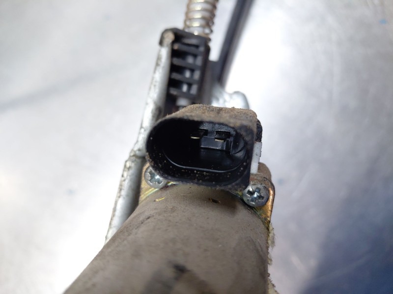 Recambio de elevalunas delantero izquierdo para ford focus i (daw, dbw) 1.8 tdci referencia OEM IAM 1331614  