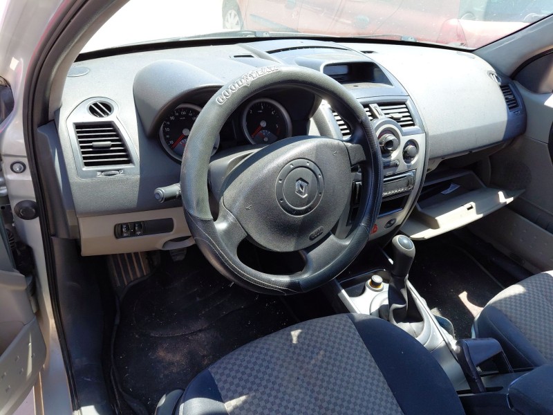 renault megane ii sedán (lm0/1_) del año 2004