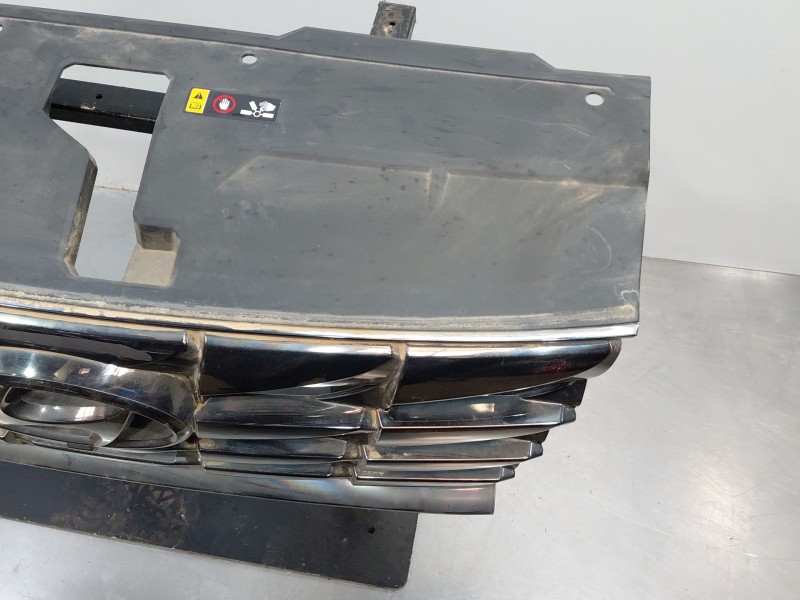 Recambio de rejilla delantera para hyundai tucson hybrid referencia OEM IAM   