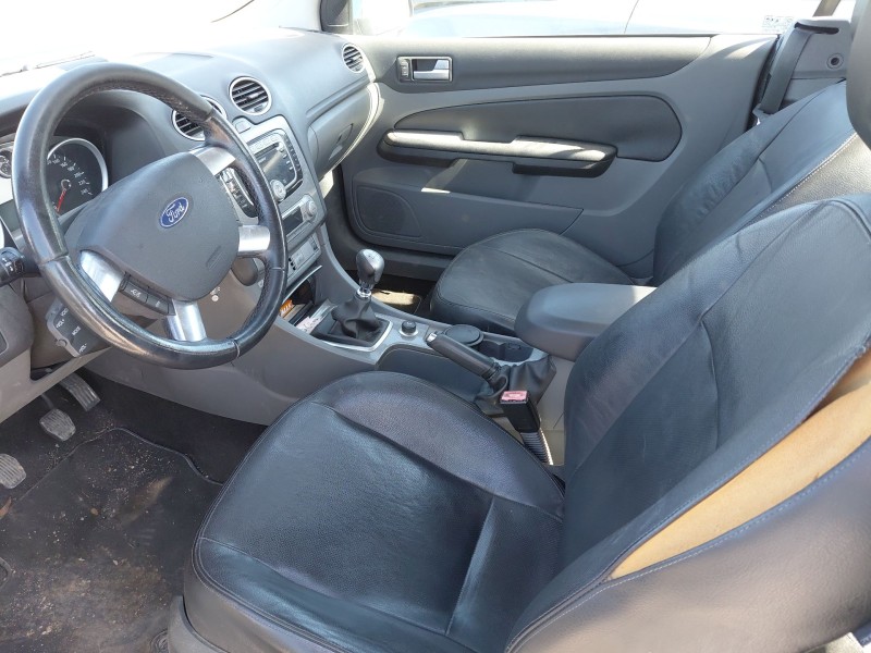 ford focus ii descapotable del año 2010