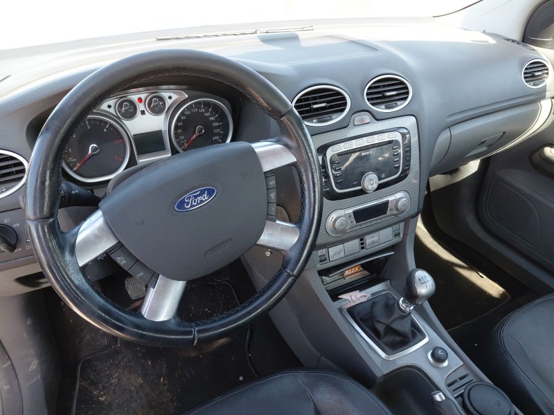 ford focus ii descapotable del año 2010
