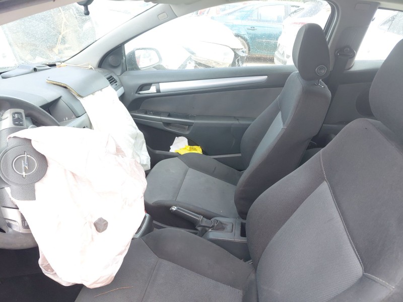 opel astra h gtc (a04) del año 2005