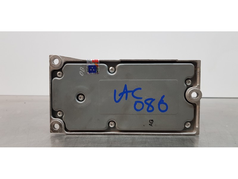 Recambio de centralita airbag para volvo v70 familiar ocean race referencia OEM IAM 30667469  