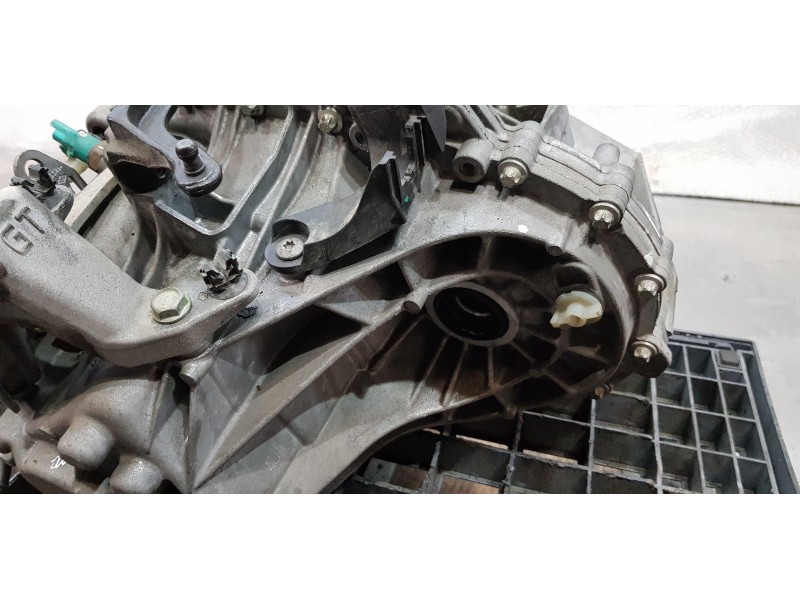 Recambio de caja cambios para nissan qashqai (j11) acenta referencia OEM IAM TL4137 320103418R 320104EA0C