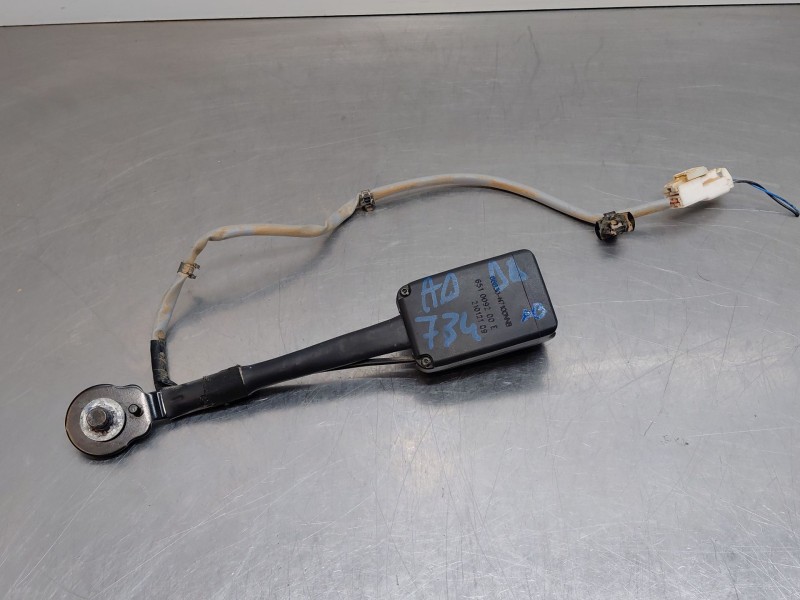 Recambio de enganche del cinturon delantero der para hyundai tucson hybrid referencia OEM IAM   