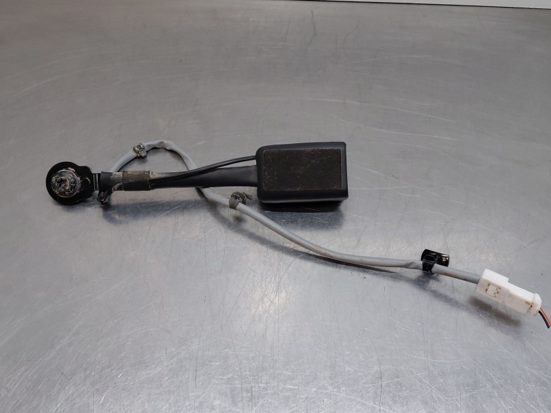 Recambio de enganche del cinturon delantero izq para hyundai tucson hybrid referencia OEM IAM   