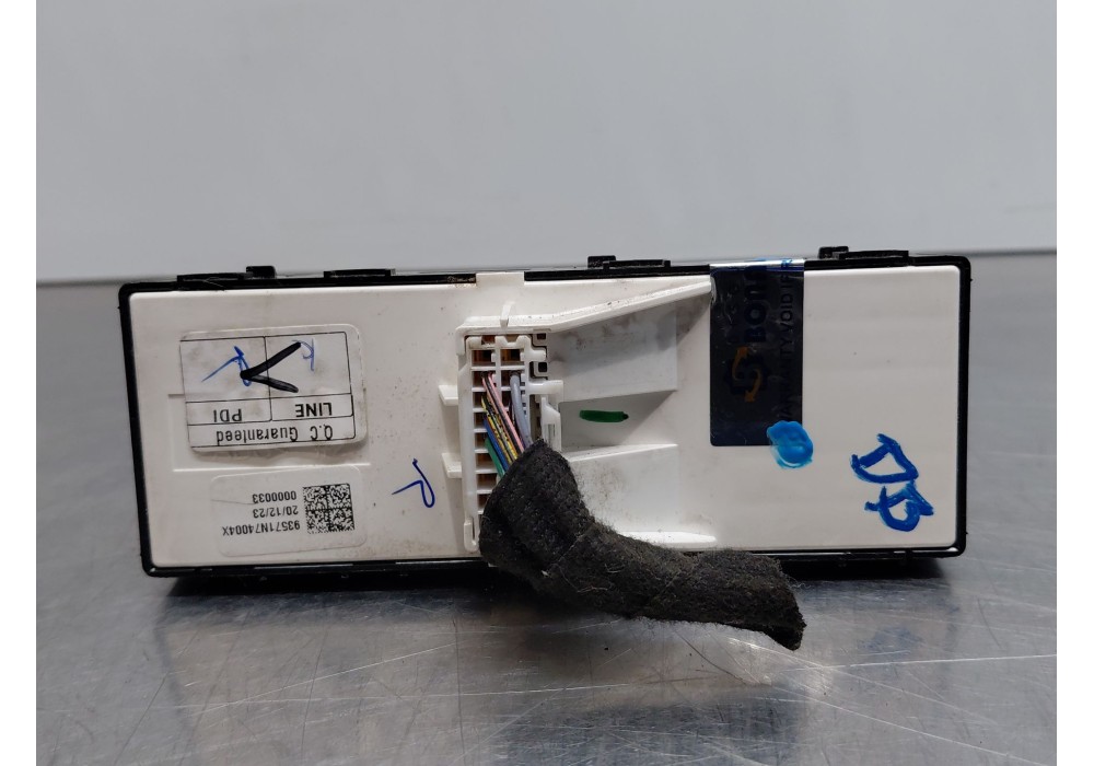 Recambio de mando elevalunas delantero izquierdo para hyundai tucson hybrid referencia OEM IAM   