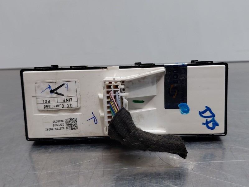 Recambio de mando elevalunas delantero izquierdo para hyundai tucson hybrid referencia OEM IAM   