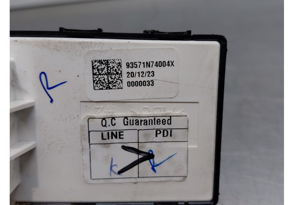 Recambio de mando elevalunas delantero izquierdo para hyundai tucson hybrid referencia OEM IAM   